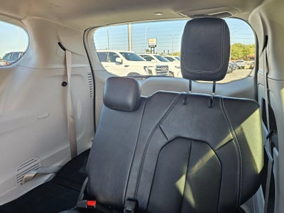 2024 Chrysler Pacifica Base