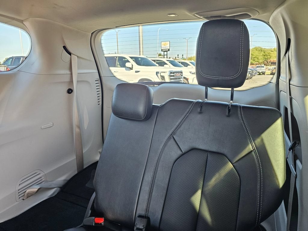 2024 Chrysler Pacifica Base