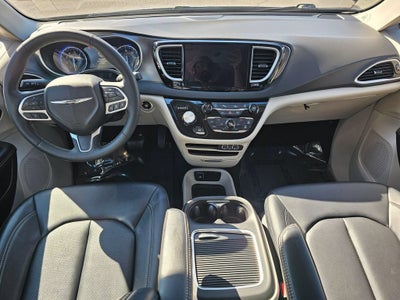 2024 Chrysler Pacifica Base