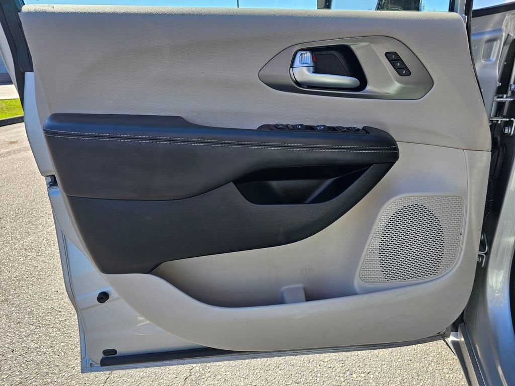 2024 Chrysler Pacifica Base