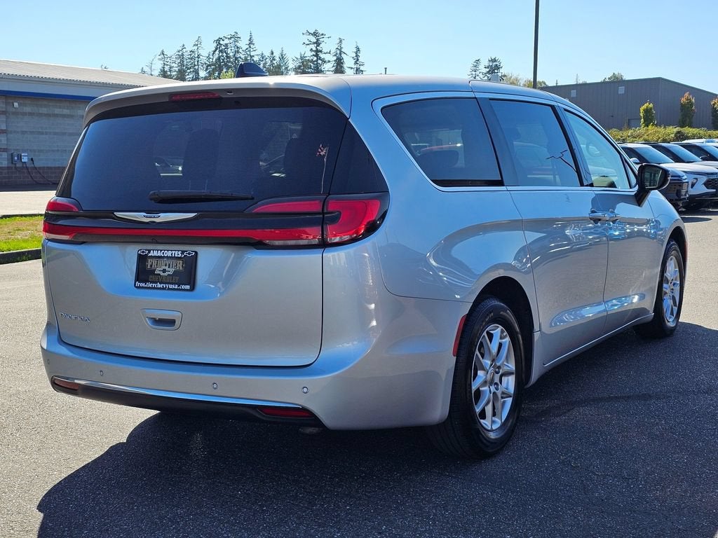 2024 Chrysler Pacifica Base