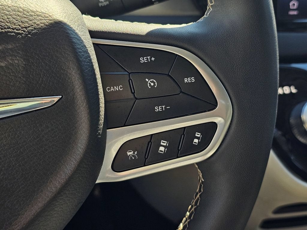 2024 Chrysler Pacifica Base