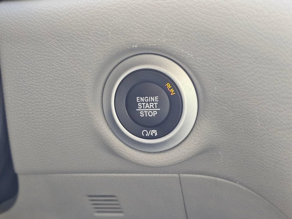 2024 Chrysler Pacifica Base