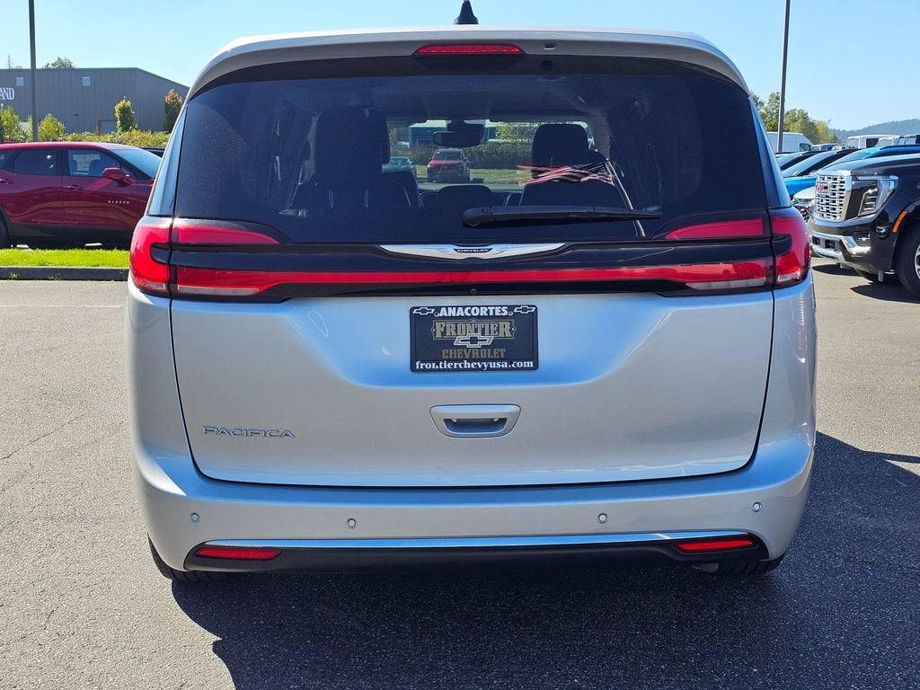 2024 Chrysler Pacifica Base