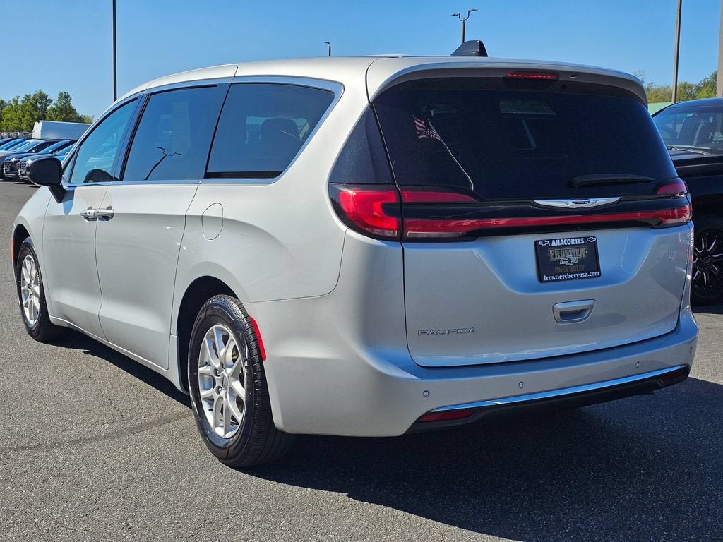 2024 Chrysler Pacifica Base