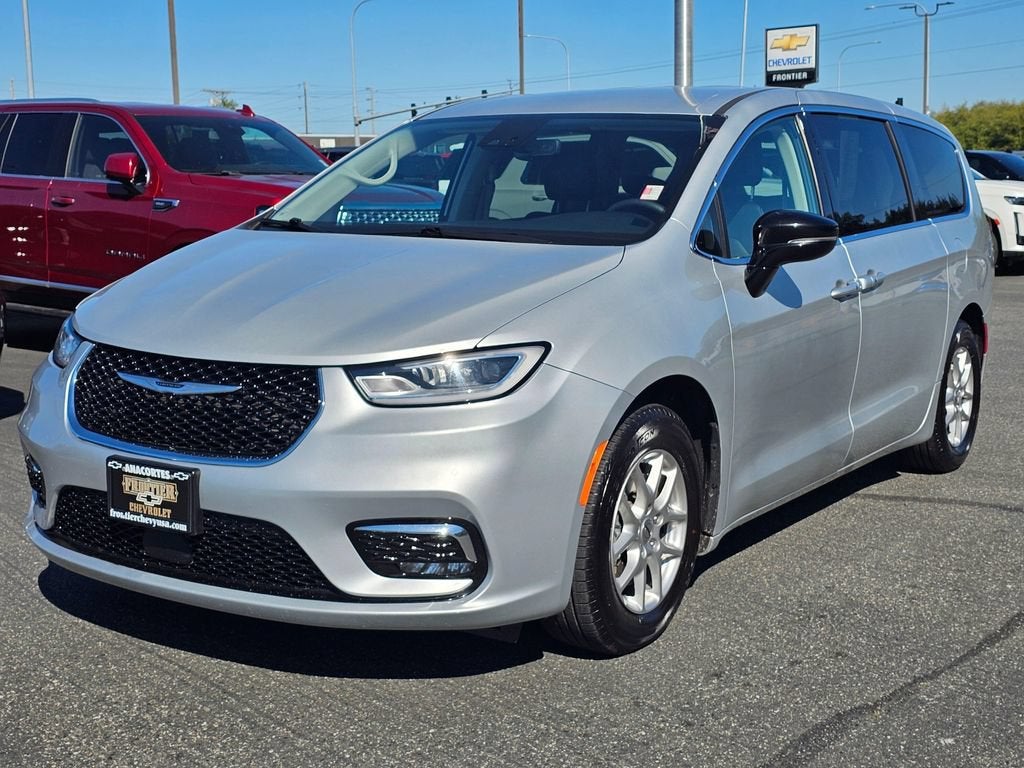 2024 Chrysler Pacifica Base
