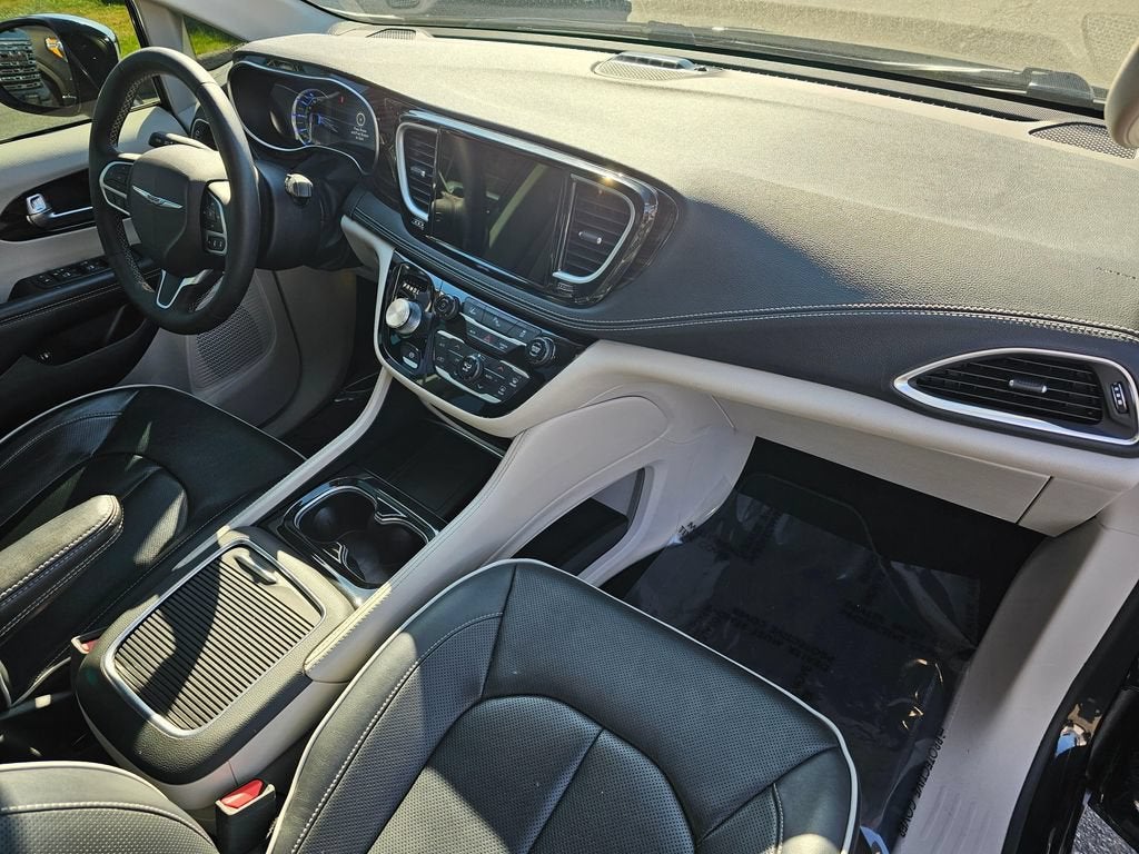 2023 Chrysler Pacifica Base
