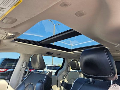 2023 Chrysler Pacifica Base