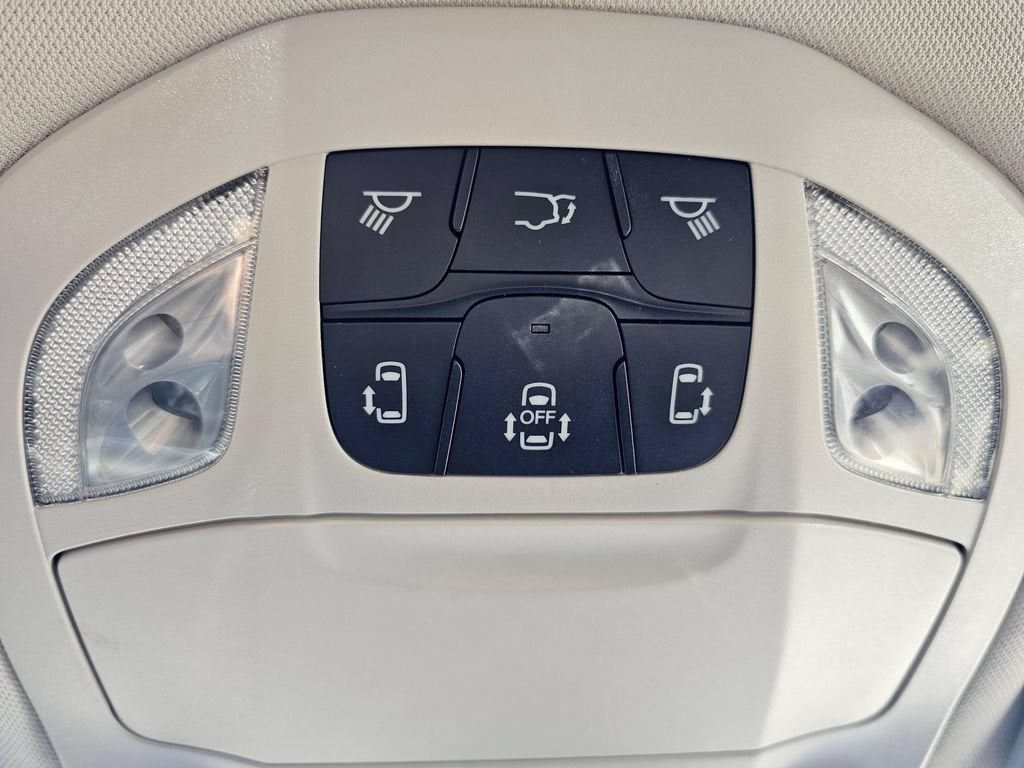 2023 Chrysler Pacifica Base