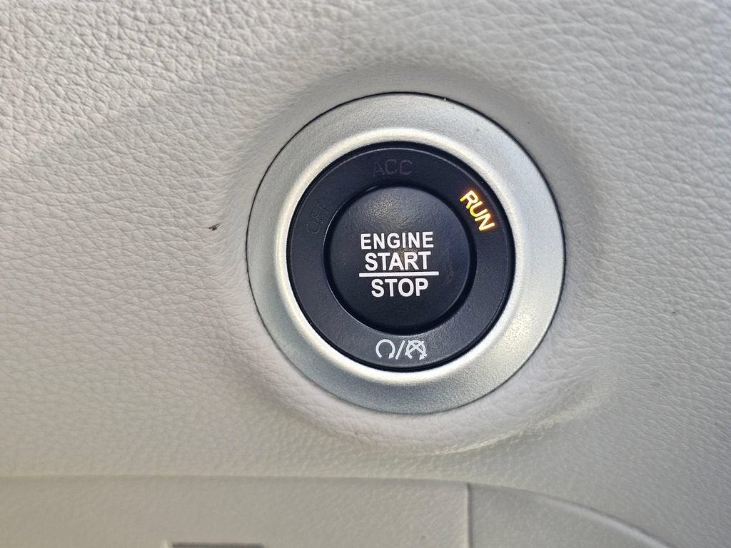 2023 Chrysler Pacifica Base