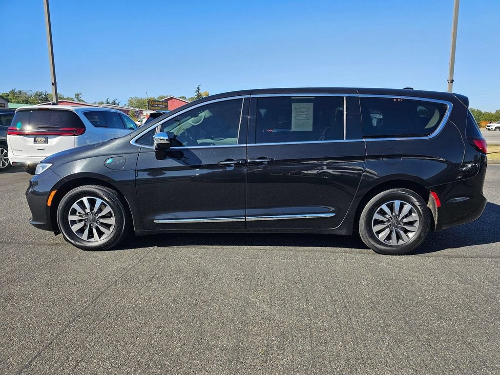 2023 Chrysler Pacifica Base