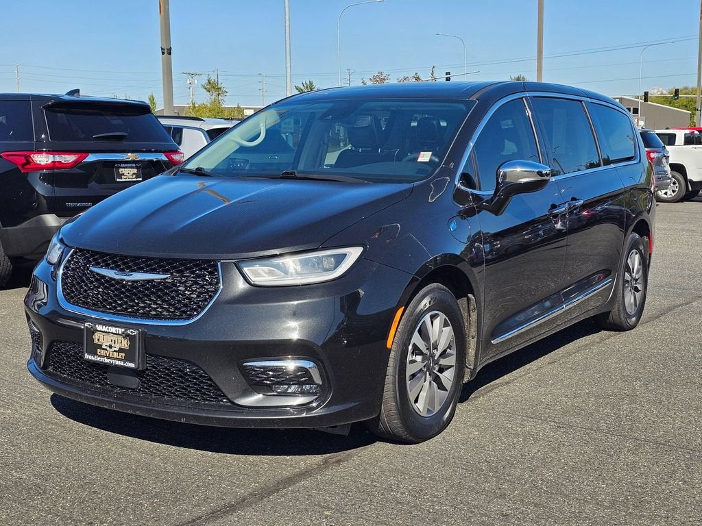 2023 Chrysler Pacifica Base