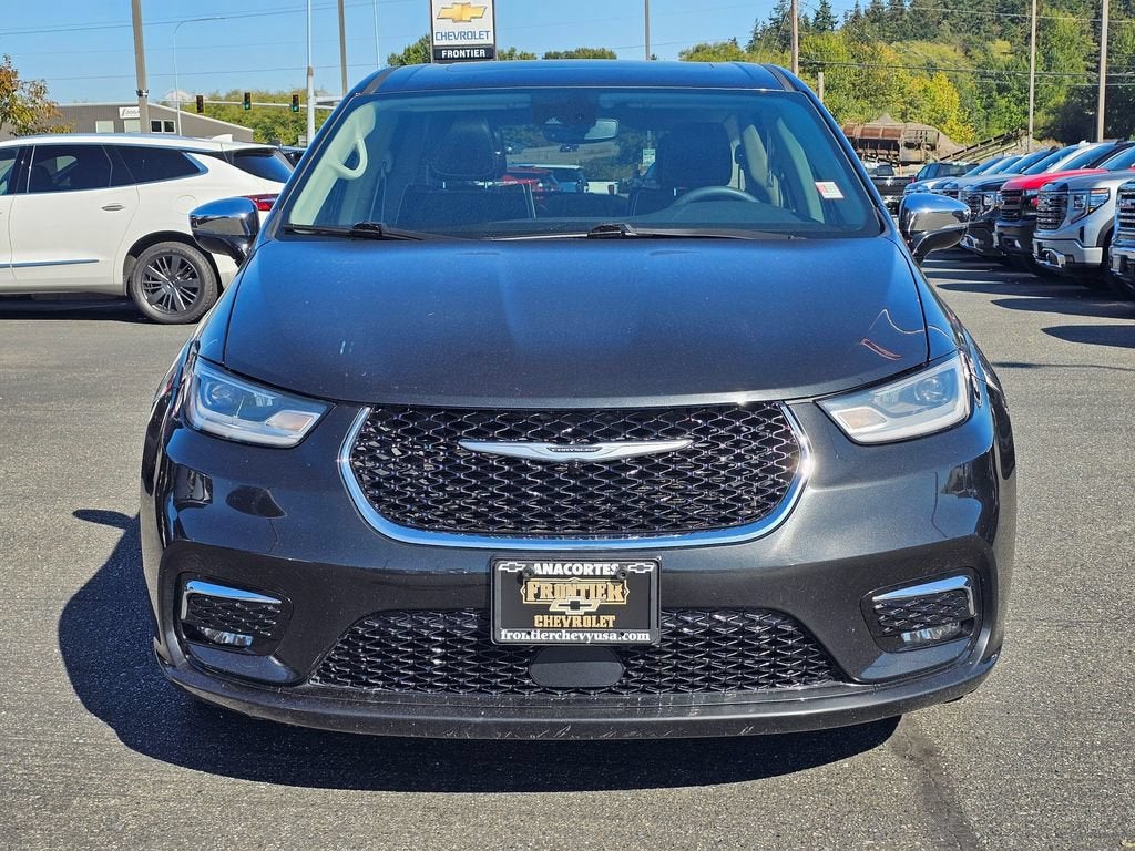 2023 Chrysler Pacifica Base