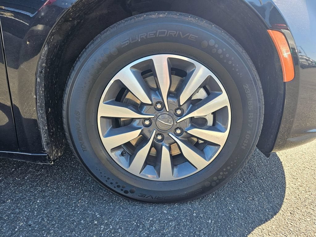 2023 Chrysler Pacifica Base