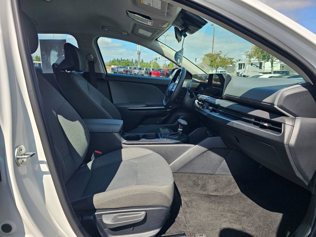 2025 Kia K4 Base