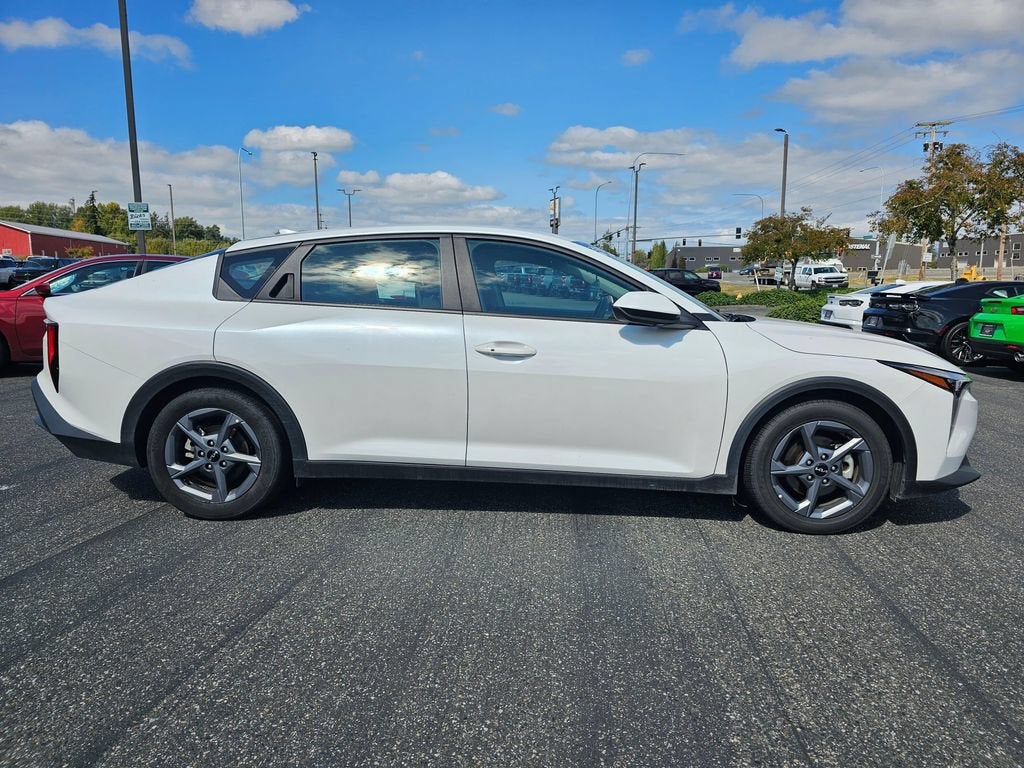 2025 Kia K4 Base