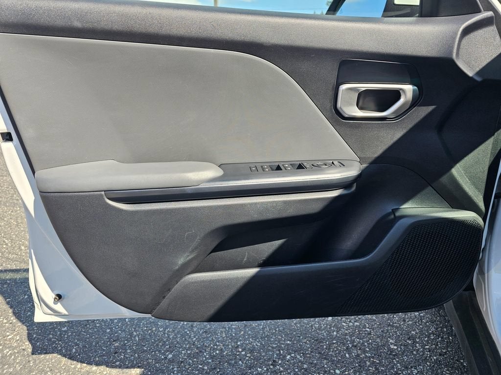 2025 Kia K4 Base