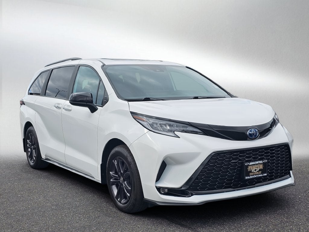 2025 Toyota Sienna Base