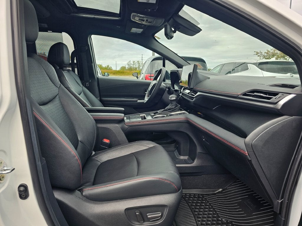 2025 Toyota Sienna Base