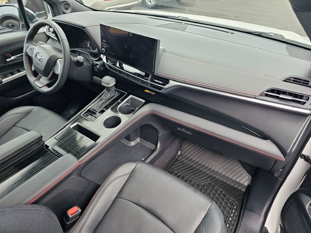 2025 Toyota Sienna Base