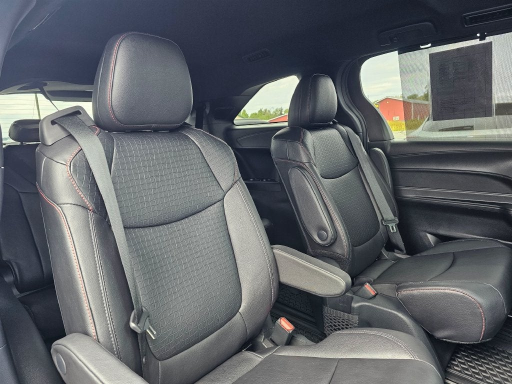 2025 Toyota Sienna Base