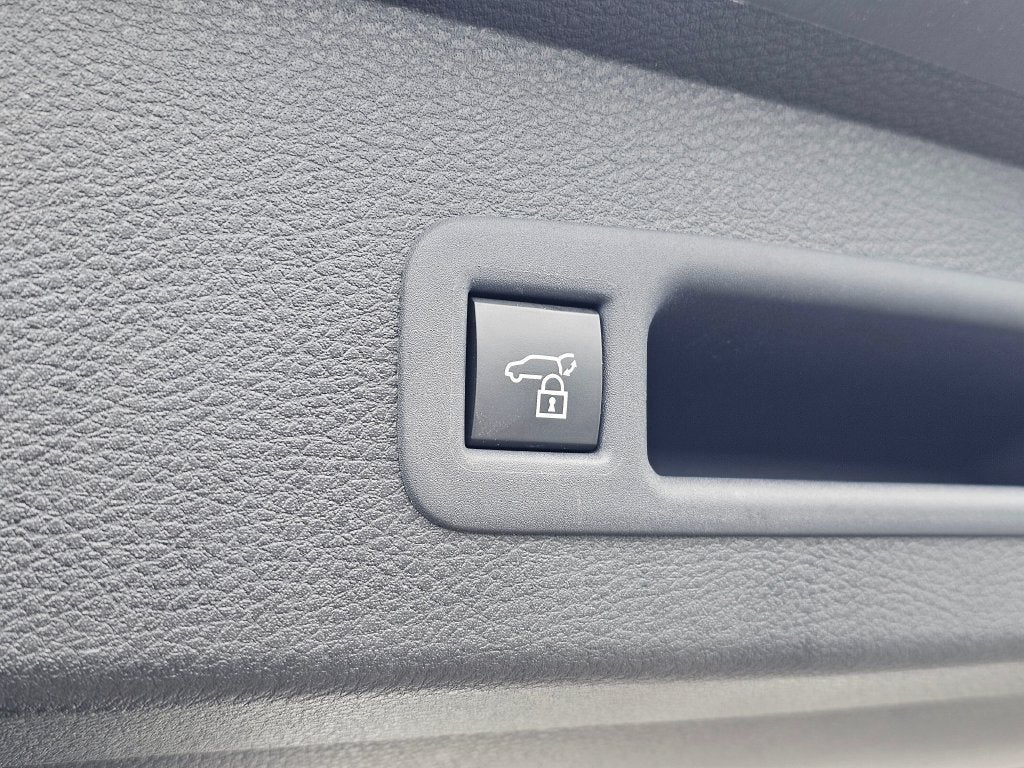2025 Toyota Sienna Base
