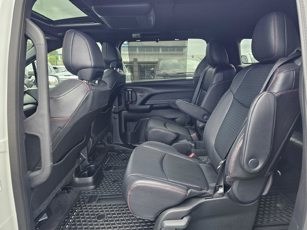 2025 Toyota Sienna Base
