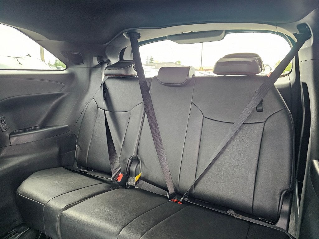 2025 Toyota Sienna Base