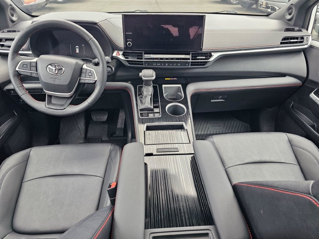 2025 Toyota Sienna Base