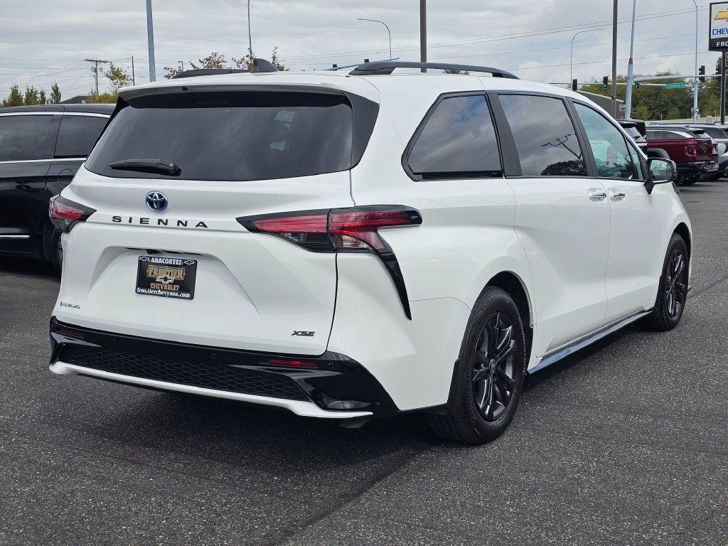 2025 Toyota Sienna Base