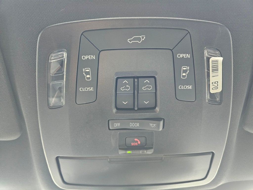 2025 Toyota Sienna Base