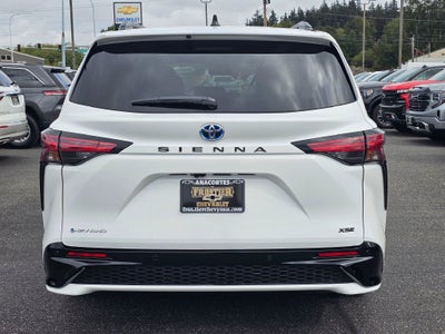 2025 Toyota Sienna Base