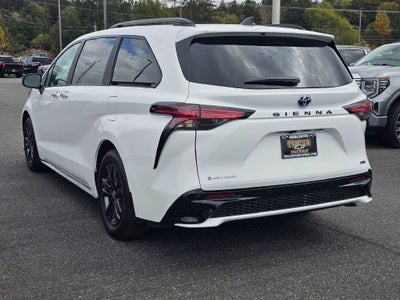 2025 Toyota Sienna Base