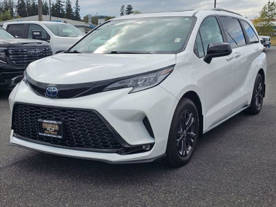 2025 Toyota Sienna Base