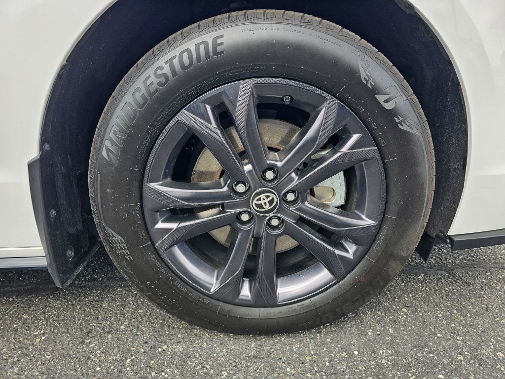 2025 Toyota Sienna Base